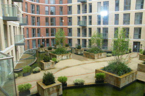I-land Courtyard.JPG