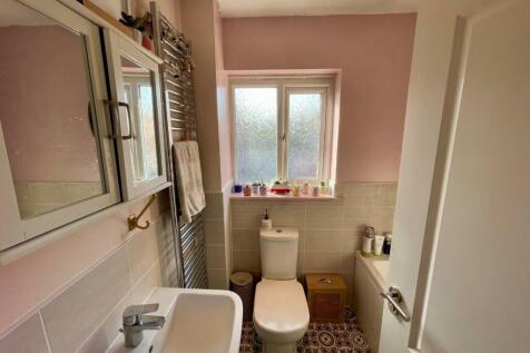 Bathroom.jpg