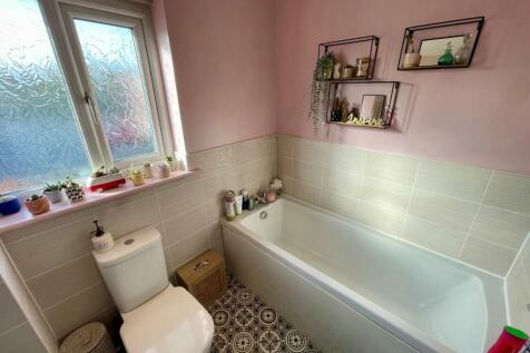 Bathroom.jpg