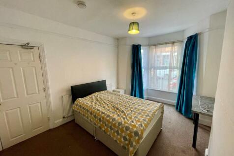 Bedroom One.jpg