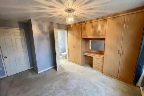 Master Bedroom.jpg