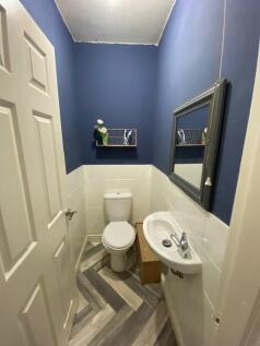 Upstairs WC.jpg