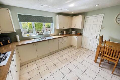 Kitchen/Breakfast Area