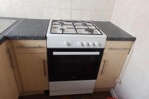 Kitchen 3.JPG