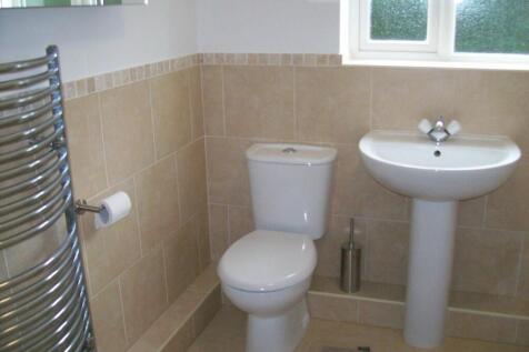 Bathroom 2.JPG