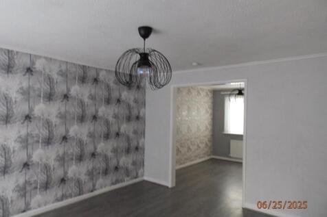 Lounge 3.JPG