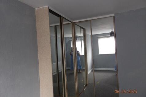 Main Bedroom 3.JPG