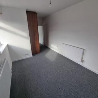 Bedroom 1a.jpg