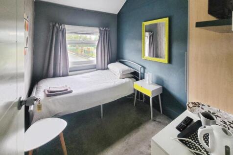 e10e8374-Bedroom 204 20Heathfield 20Rd.jpg