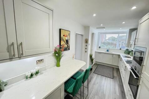 59e8a70d--4BA8-80B5-52E542B1BD8A-91996-00000CEE5C2