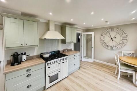 d3c102f9--4C0A-B6D1-79D8B5E2597B-13636-00000FFCF53