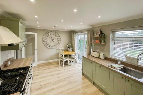 c060d7f4--460A-9CED-0E1A12F7B36B-13662-00000FFD582