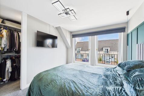 Bedroom 1, aspect 2