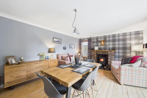 Sitting/Dining Room