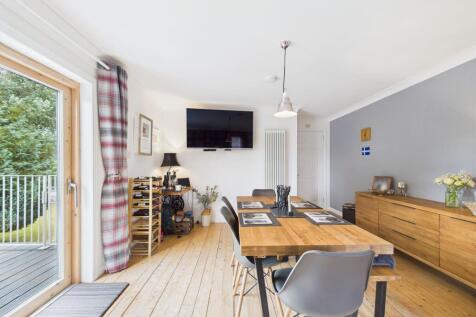 Sitting/Dining Room