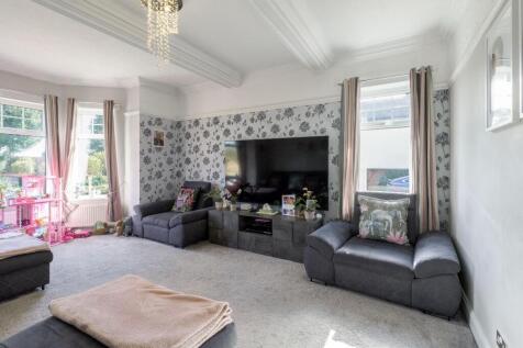 29-31 Finedon Road 005.jpg