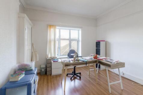 29-31 Finedon Road 031.jpg