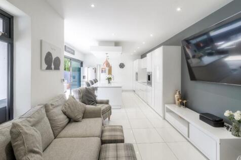 58 York Road 005.jpg