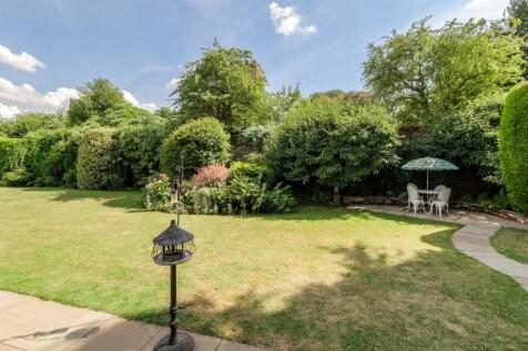 1 Manor Garden Court 018.jpg