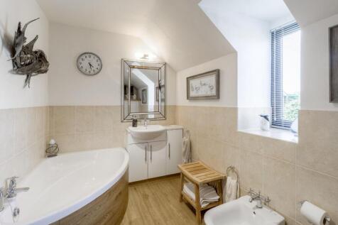 1 Manor Garden Court 016.jpg