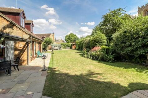 1 Manor Garden Court 019.jpg