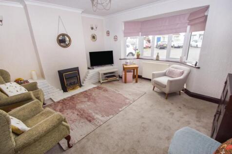 7 hinton road lounge.JPG