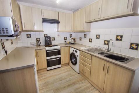 7 hinton road kitchen 1.JPG