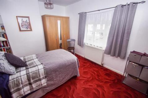 7 hinton road bed1.JPG