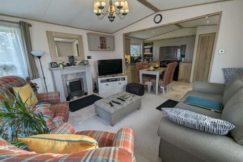 Open Plan Lounge/Dining /Kitchen