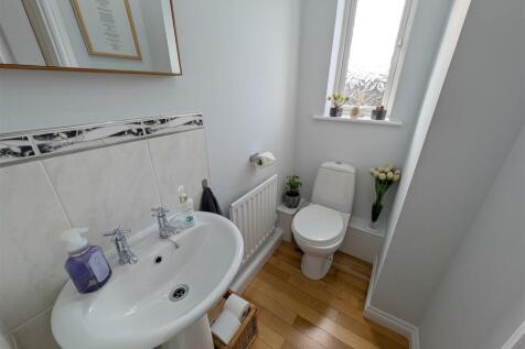 Downstairs WC (off hallway)