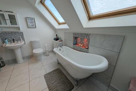 En-Suite Bedroom