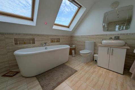 En-Suite Bedroom