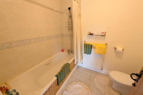 En-suite bathroom
