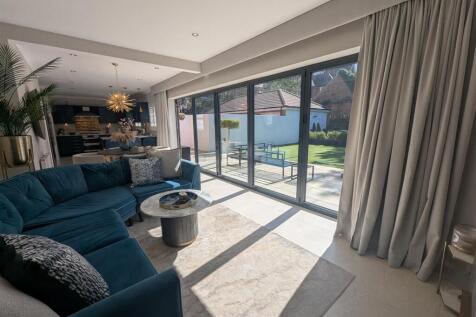 Dining/Sitting Area