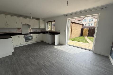 Kitchen/Dining Area