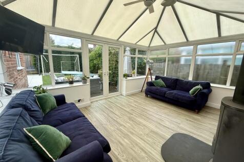 Conservatory/Sitting Room