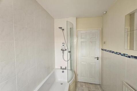 Bathroom1.jpg