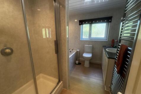 Bathroom/W,C.