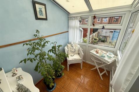 Sun Room/Lobby