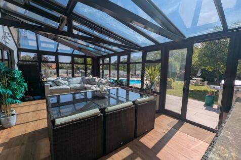 Conservatory/Sun Room