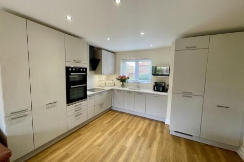 Kitchen/Dining Area/Sun Room