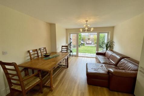 Kitchen/Dining Area