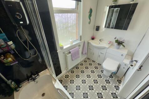 BATHROOM/WC