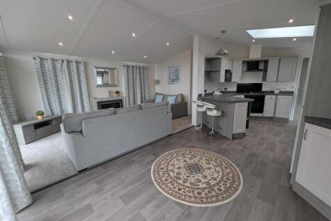 Lounge/Kitchen Area
