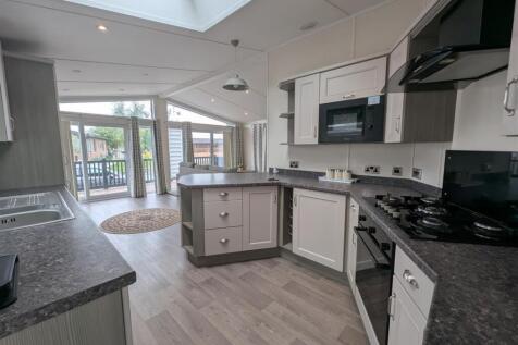 Lounge/Kitchen Area