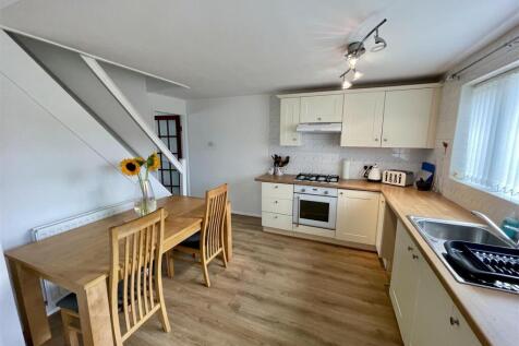Kitchen/Dining Area