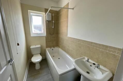 Jack &amp; Jill Bathroom