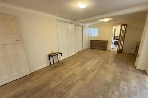 Lounge/Sitting Room