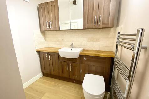Cloakroom/wc