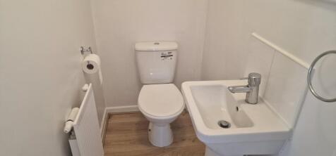 Cloakroom/wc